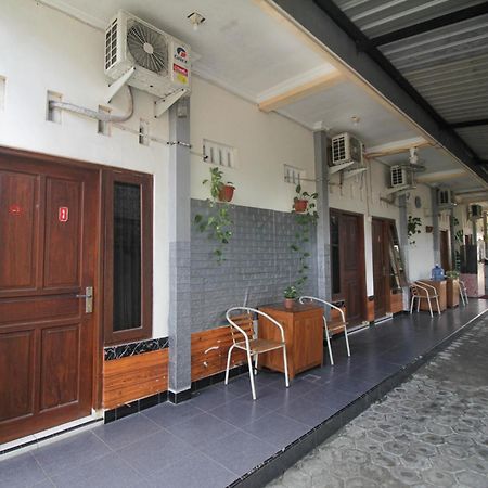 Super Oyo Capital O 2258 Santana Syariah Guest House Kartosuro Exteriér fotografie