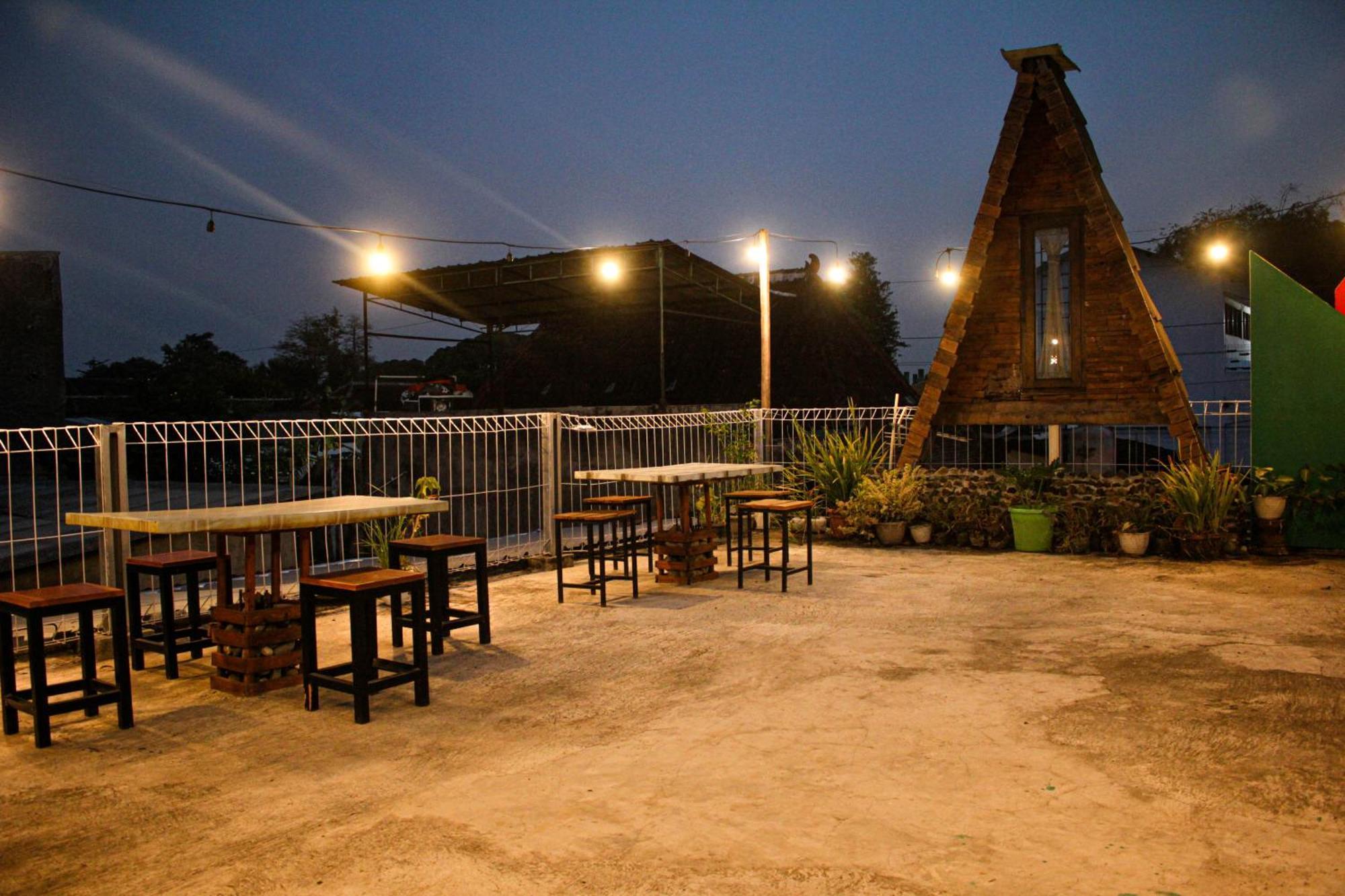 Super Oyo Capital O 2258 Santana Syariah Guest House Kartosuro Exteriér fotografie
