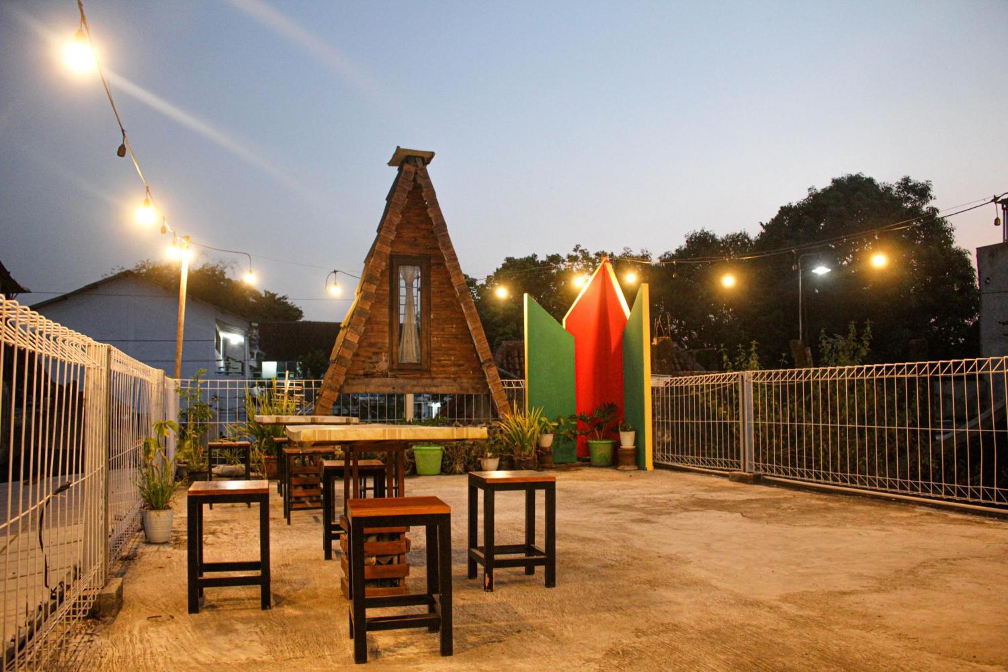 Super Oyo Capital O 2258 Santana Syariah Guest House Kartosuro Exteriér fotografie